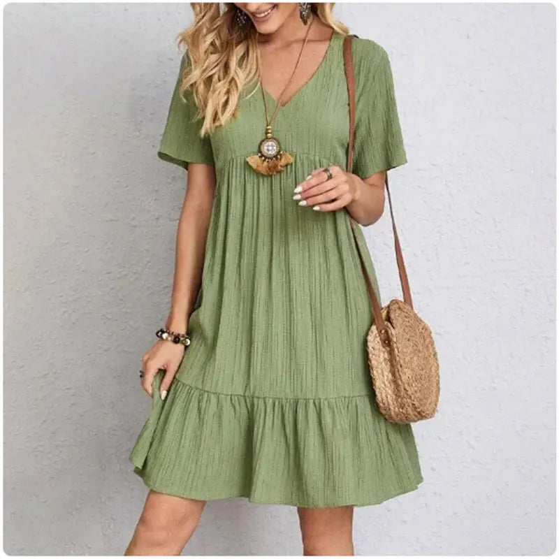 Vestido de volantes con escote en V Nuvara, foto de producto