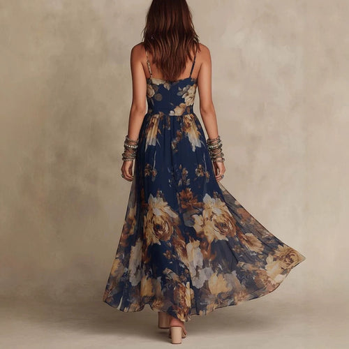 Detalle del escote en V y la cintura ceñida del vestido de gasa Coral