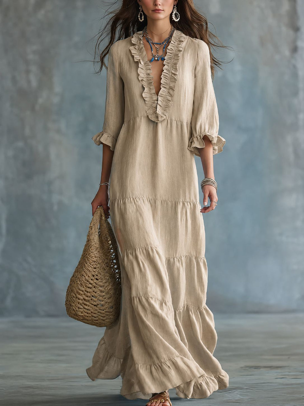Vestido largo escote en V con bajo de volantes Nuvara en caqui