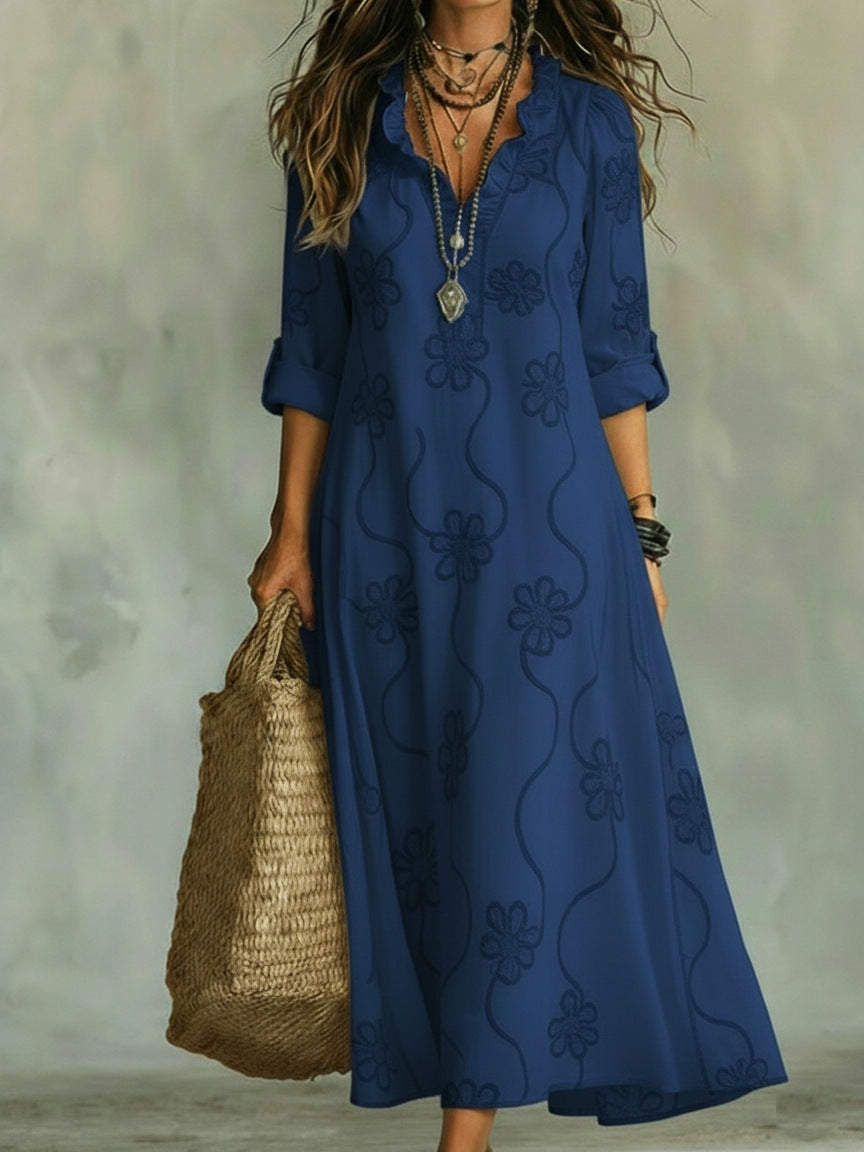 Vestido largo bohemio con bordado floral Nuvara en azul oscuro