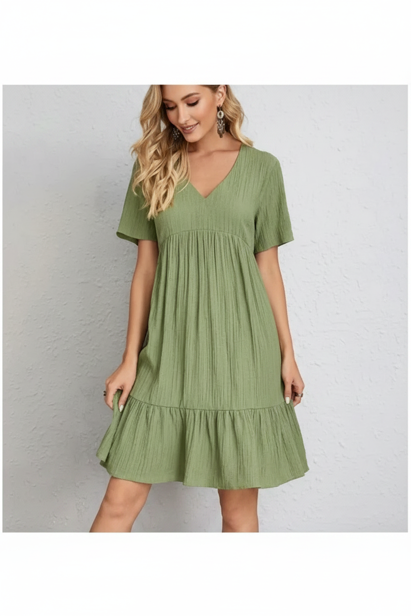 Vestido de volantes con escote en V Nuvara, vista frontal